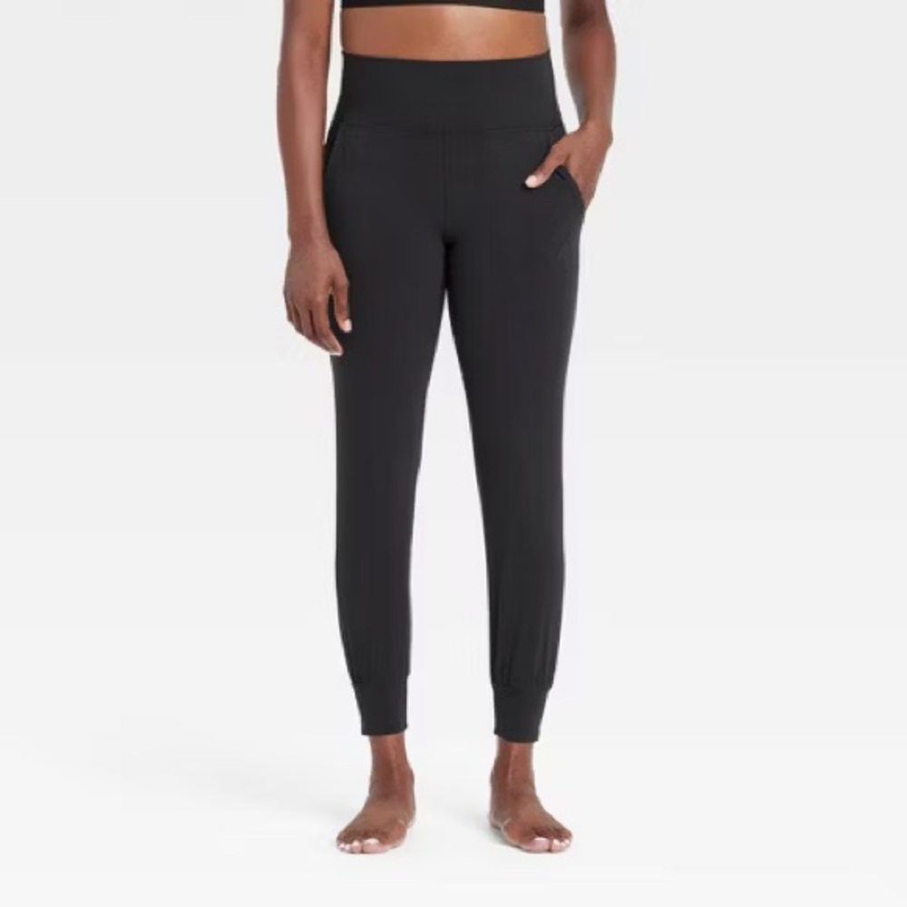 All In Motion Women's Everyday Soft High-Rise Jogger Pants - Black Size L
